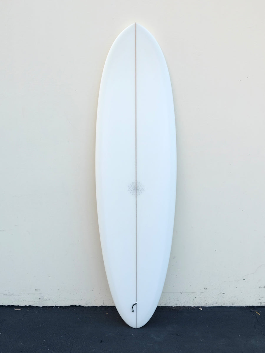 Mandala | 6'3" Stubbie Hybrid Hull 2+1 Clear Surfboard