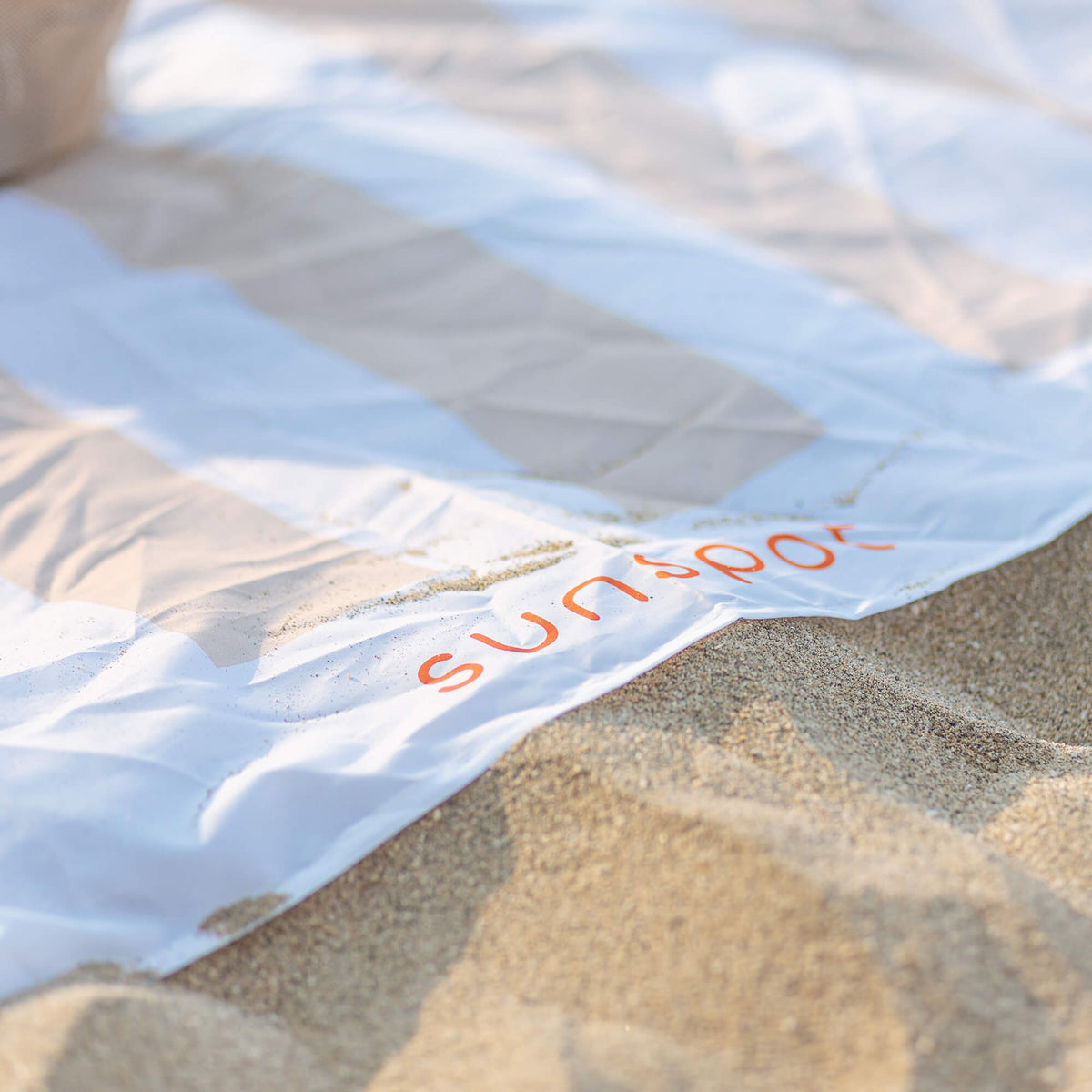 Mesh Beach Tote with Pull-out blanket - Surf Bored