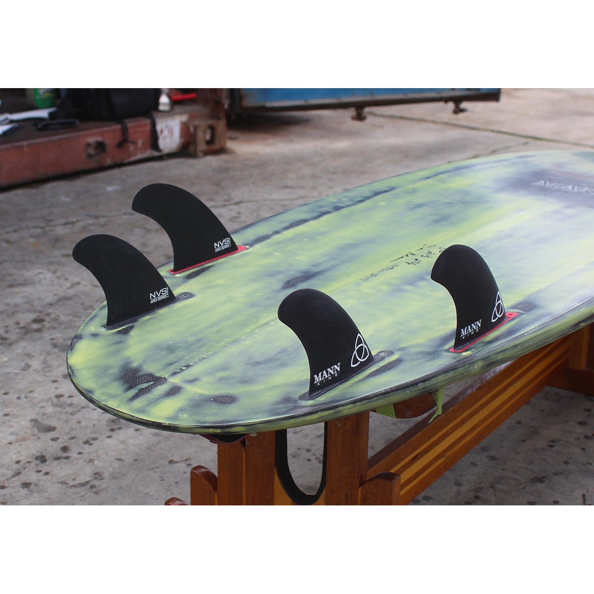 Mannkine Quad (M, L) - Apex - Surf Bored