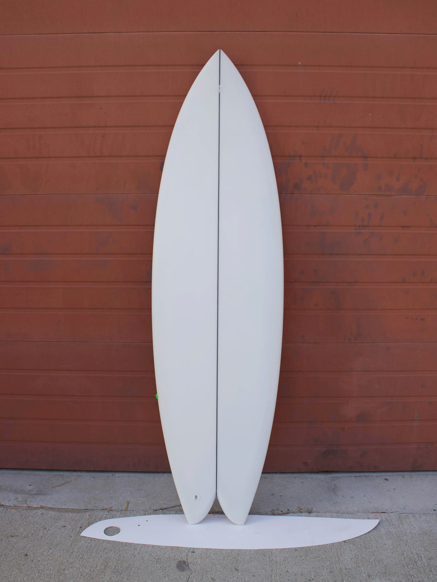 Simon Shapes | Simon Shapes | Step Bottom Fish 6'0'' | Clear Surfboard - Surf Bored